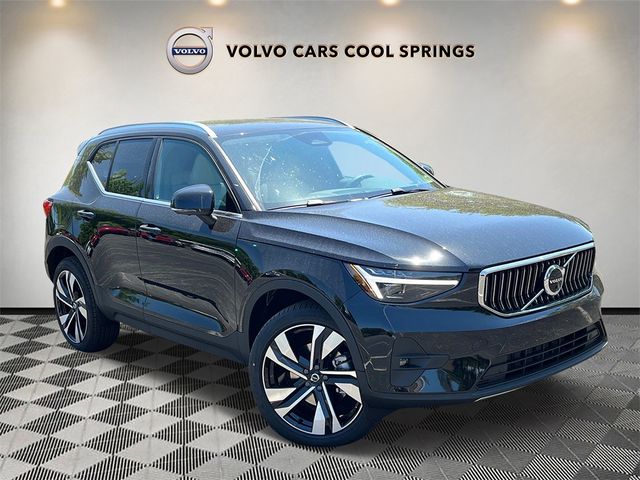 2024 Volvo XC40 Ultimate Bright Theme