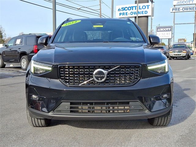 2024 Volvo XC40 Ultimate Dark Theme