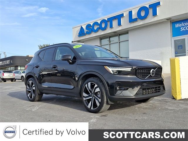 2024 Volvo XC40 Ultimate Dark Theme