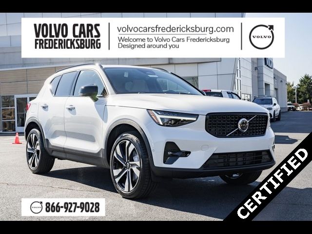 2024 Volvo XC40 Ultimate Dark Theme