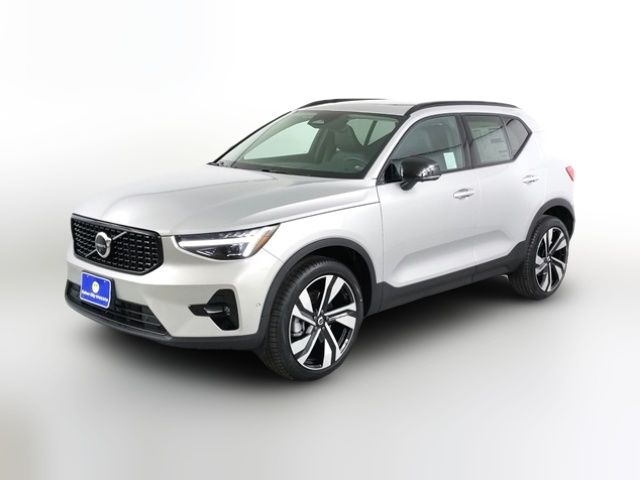 2024 Volvo XC40 Ultimate Dark Theme