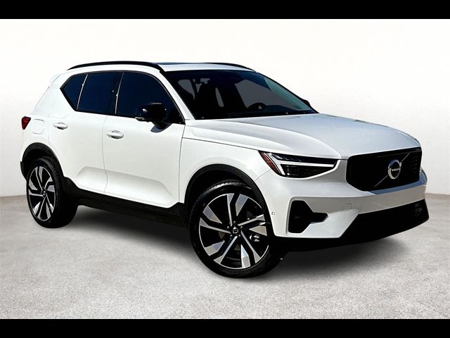 2024 Volvo XC40 Ultimate Dark Theme