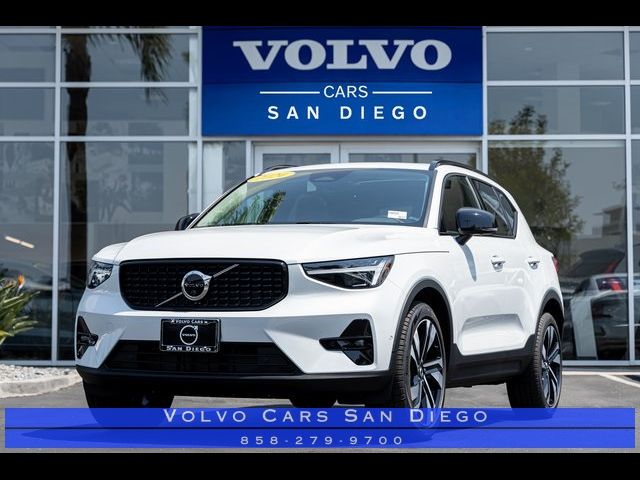 2024 Volvo XC40 Ultimate Dark Theme