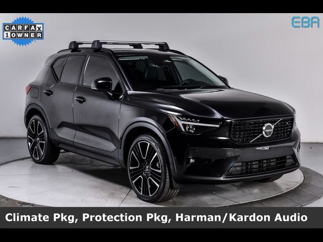 2024 Volvo XC40 Ultimate Dark Theme