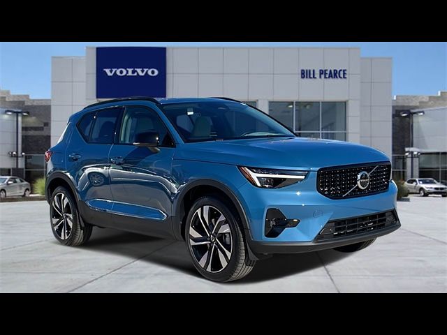 2024 Volvo XC40 Ultimate Dark Theme