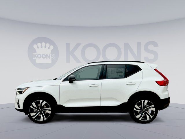 2024 Volvo XC40 Ultimate Dark Theme