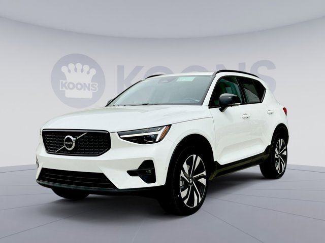 2024 Volvo XC40 Ultimate Dark Theme