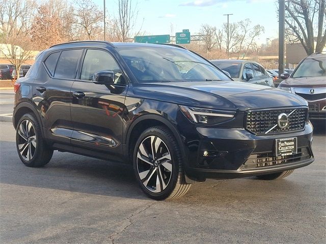 2024 Volvo XC40 Ultimate Dark Theme