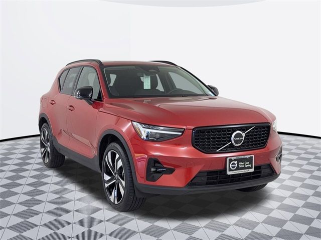 2024 Volvo XC40 Ultimate Dark Theme