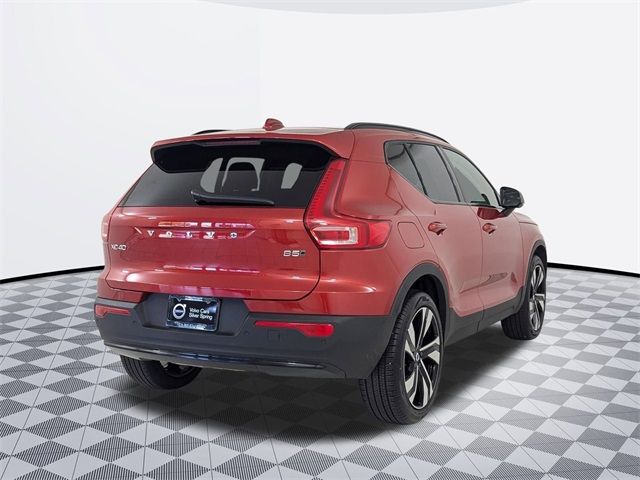 2024 Volvo XC40 Ultimate Dark Theme