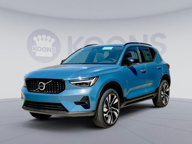 2024 Volvo XC40 Ultimate Dark Theme