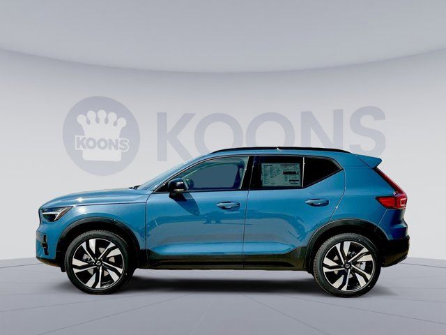 2024 Volvo XC40 Ultimate Dark Theme