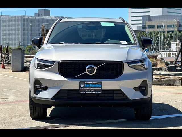 2024 Volvo XC40 Ultimate Dark Theme