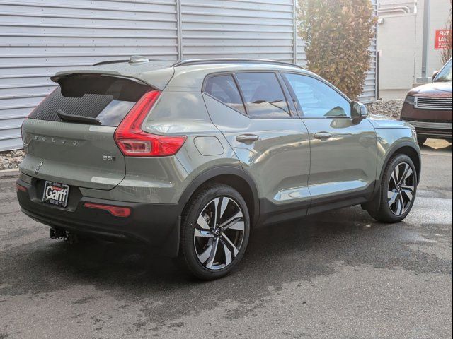 2024 Volvo XC40 Ultimate Dark Theme