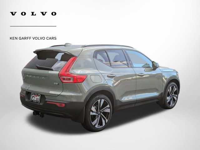 2024 Volvo XC40 Ultimate Dark Theme