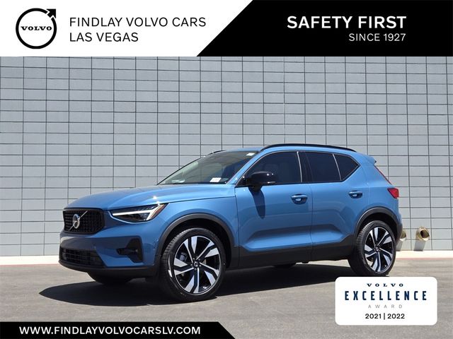 2024 Volvo XC40 Ultimate Dark Theme