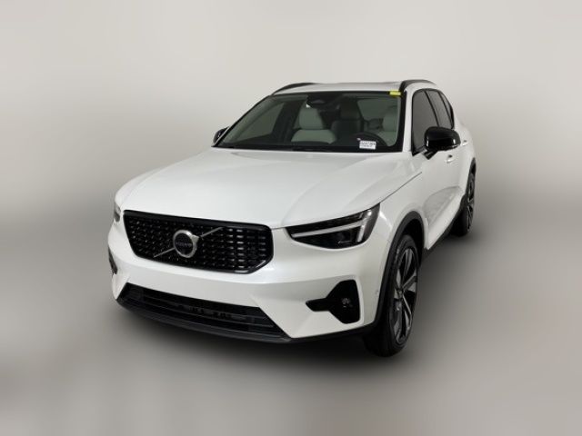 2024 Volvo XC40 Ultimate Dark Theme