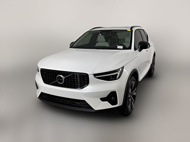 2024 Volvo XC40 Ultimate Dark Theme