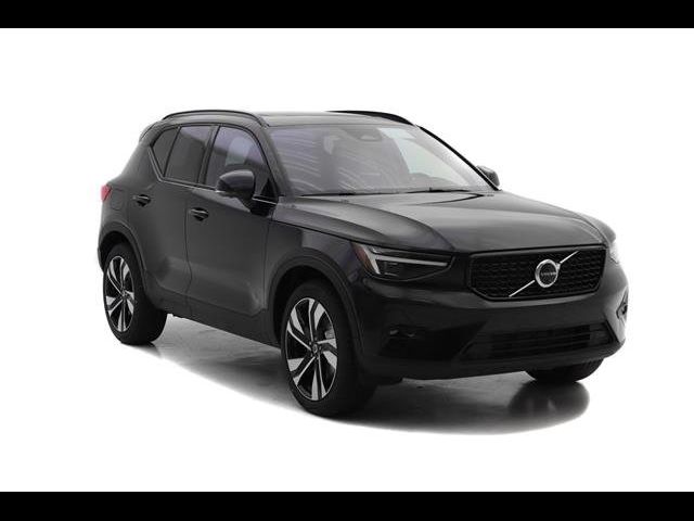 2024 Volvo XC40 Ultimate Dark Theme