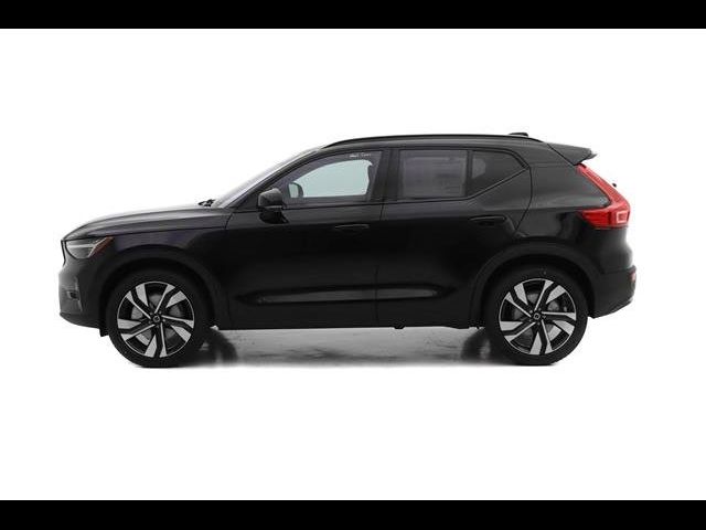 2024 Volvo XC40 Ultimate Dark Theme