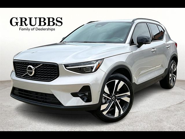 2024 Volvo XC40 Ultimate Dark Theme