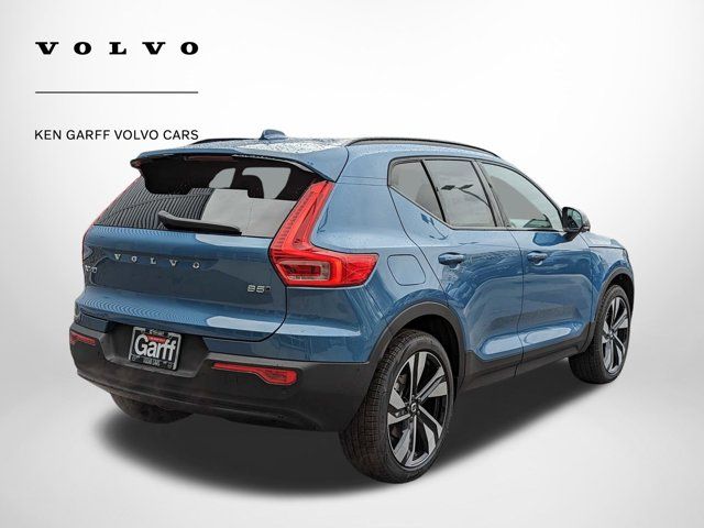 2024 Volvo XC40 Ultimate Dark Theme