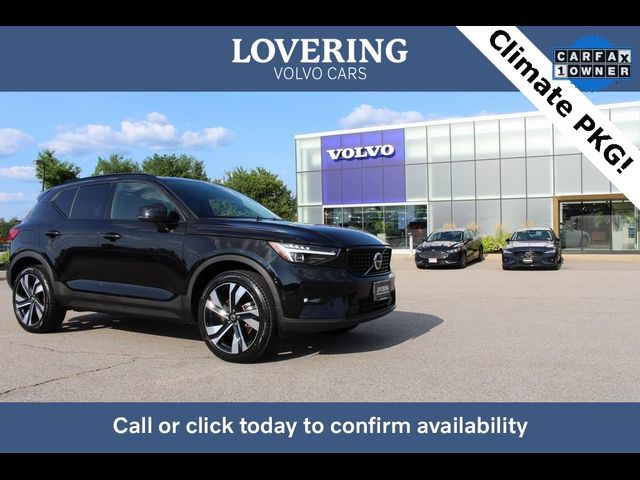 2024 Volvo XC40 Ultimate Dark Theme