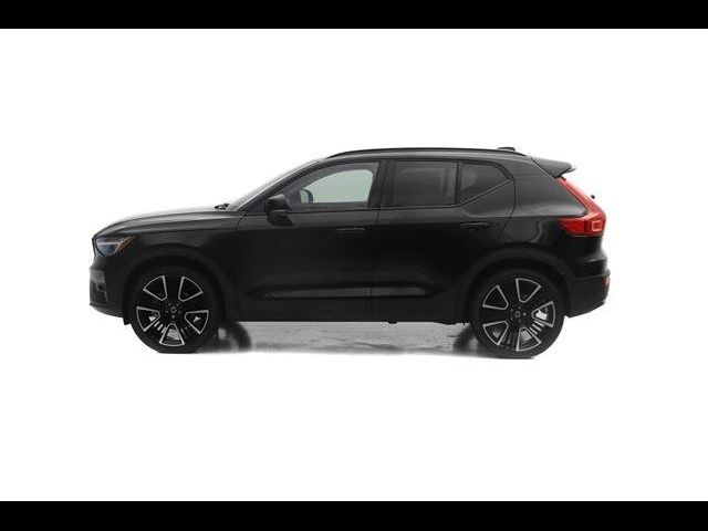 2024 Volvo XC40 Ultimate Dark Theme