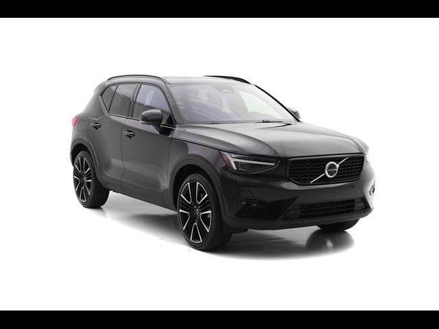 2024 Volvo XC40 Ultimate Dark Theme