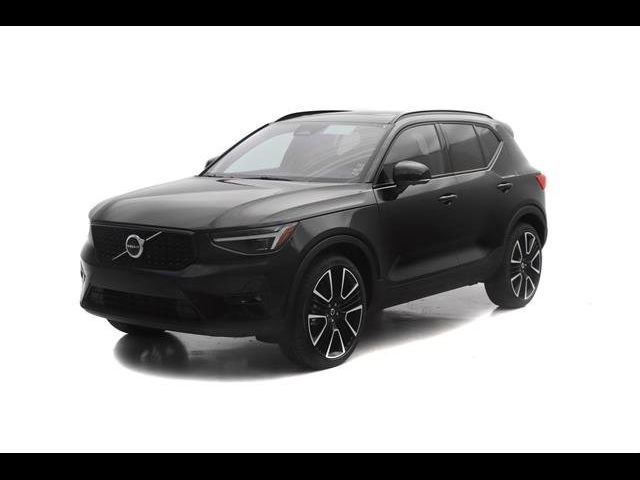 2024 Volvo XC40 Ultimate Dark Theme