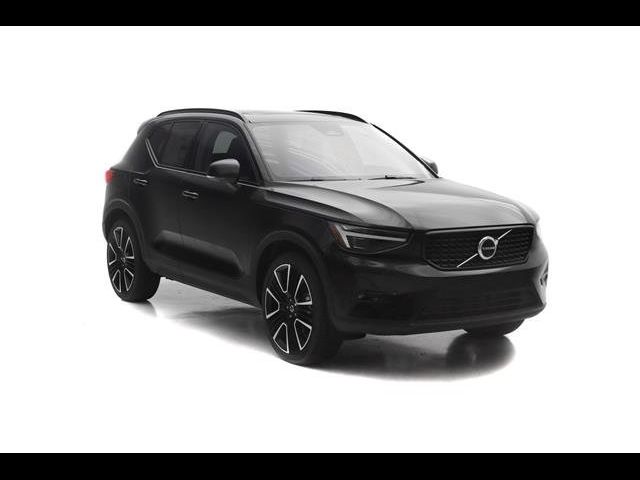 2024 Volvo XC40 Ultimate Dark Theme