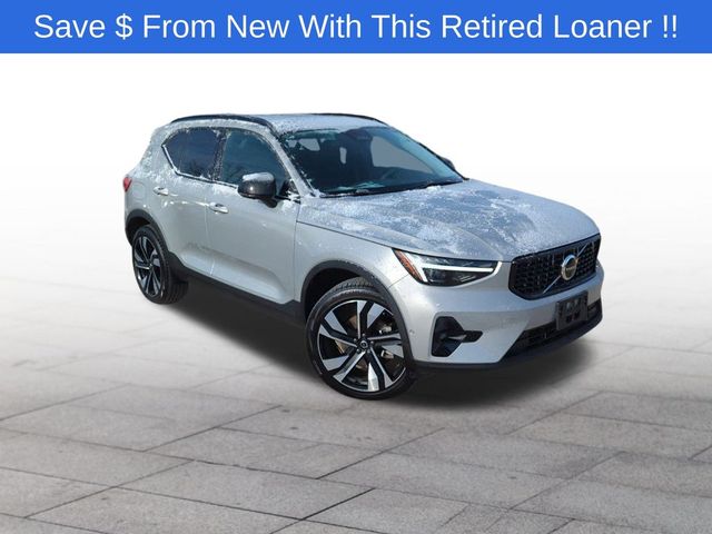 2024 Volvo XC40 Ultimate Dark Theme