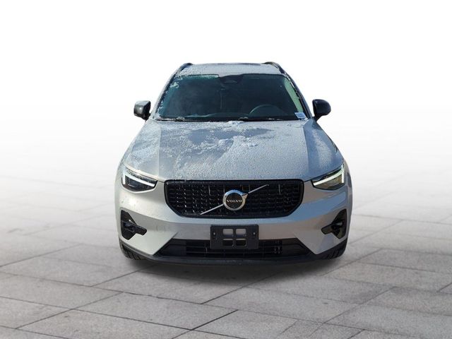 2024 Volvo XC40 Ultimate Dark Theme