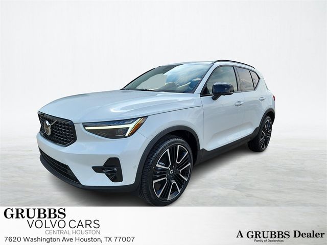 2024 Volvo XC40 Ultimate Dark Theme