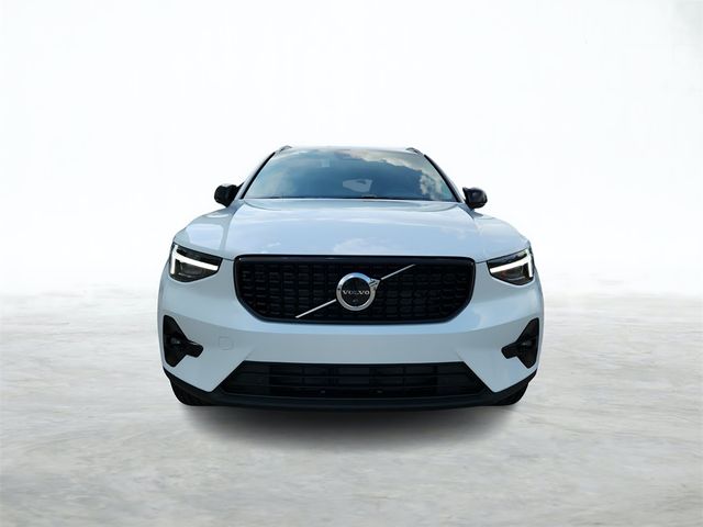 2024 Volvo XC40 Ultimate Dark Theme