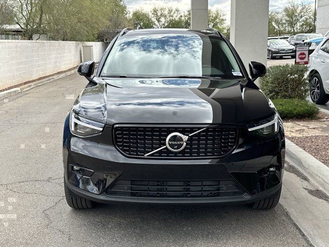 2024 Volvo XC40 Ultimate Dark Theme