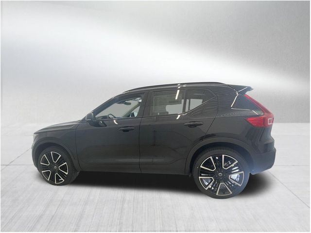 2024 Volvo XC40 Ultimate Dark Theme