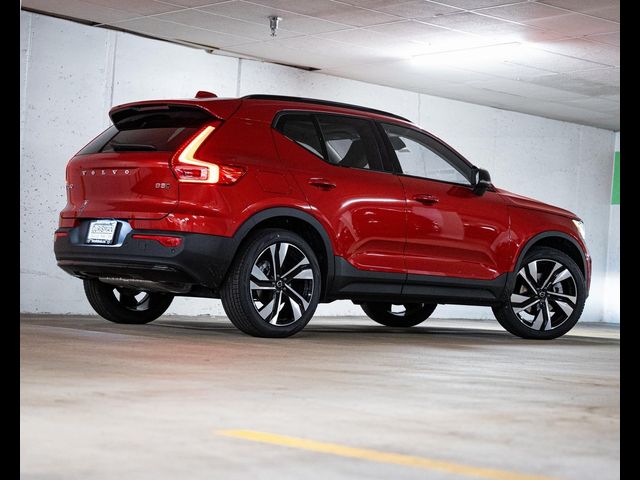 2024 Volvo XC40 Ultimate Dark Theme