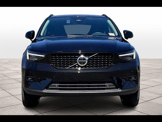 2024 Volvo XC40 Ultimate Dark Theme