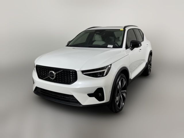 2024 Volvo XC40 Ultimate Dark Theme