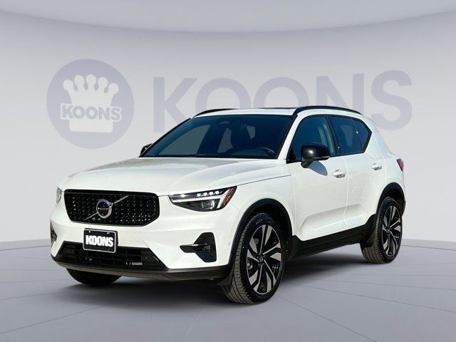 2024 Volvo XC40 Ultimate Dark Theme