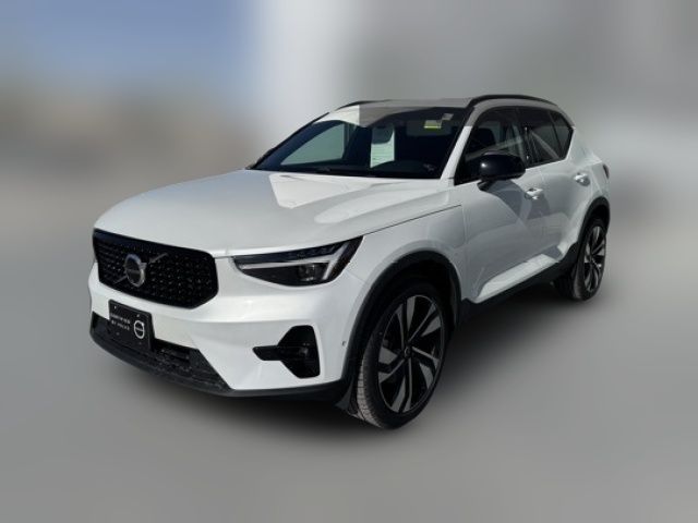 2024 Volvo XC40 Ultimate Dark Theme