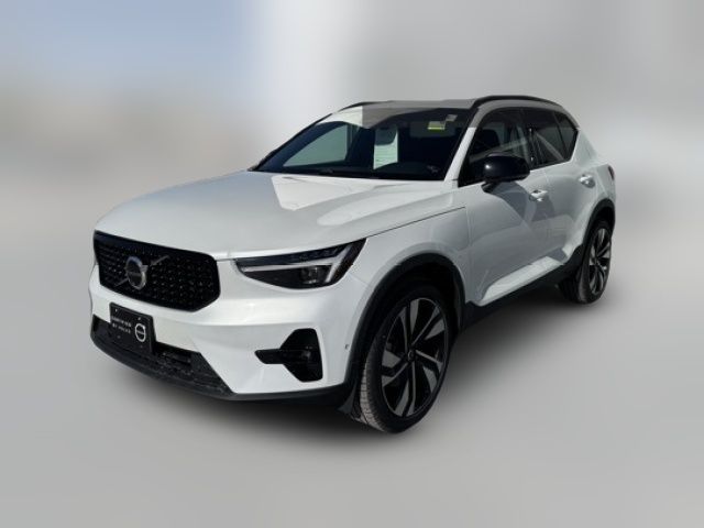 2024 Volvo XC40 Ultimate Dark Theme
