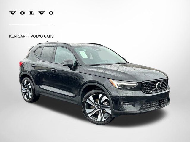 2024 Volvo XC40 Ultimate Dark Theme