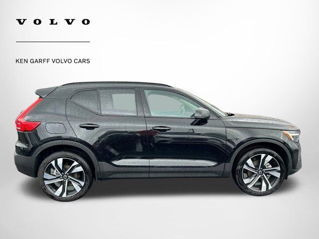 2024 Volvo XC40 Ultimate Dark Theme