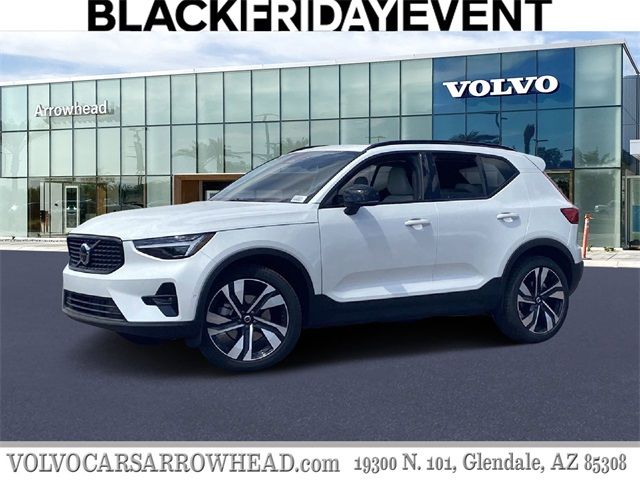 2024 Volvo XC40 Ultimate Dark Theme