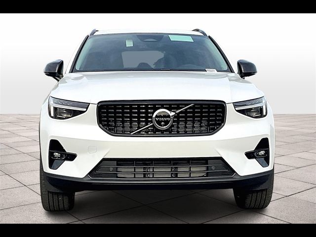 2024 Volvo XC40 Ultimate Dark Theme