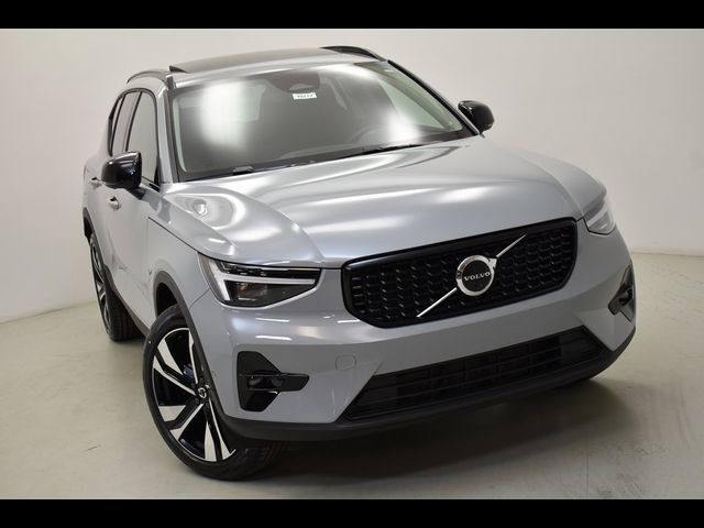 2024 Volvo XC40 Ultimate Dark Theme