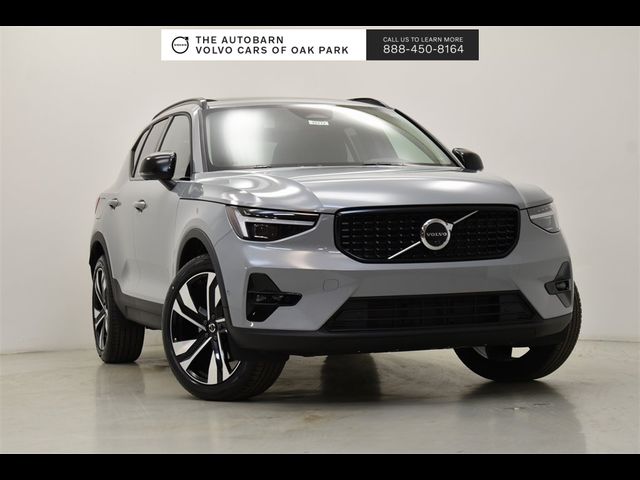 2024 Volvo XC40 Ultimate Dark Theme