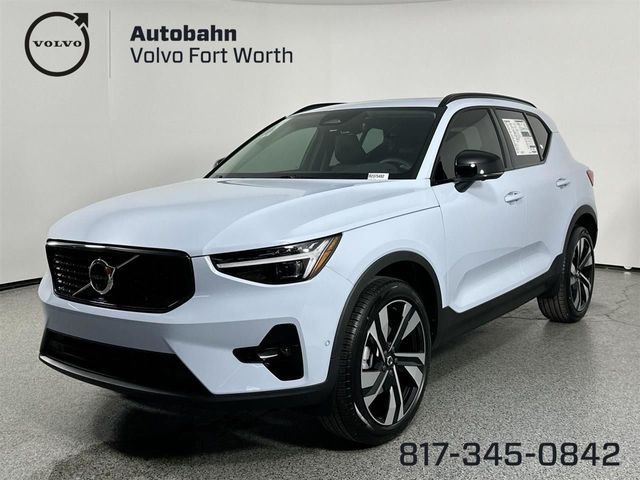 2024 Volvo XC40 Ultimate Dark Theme